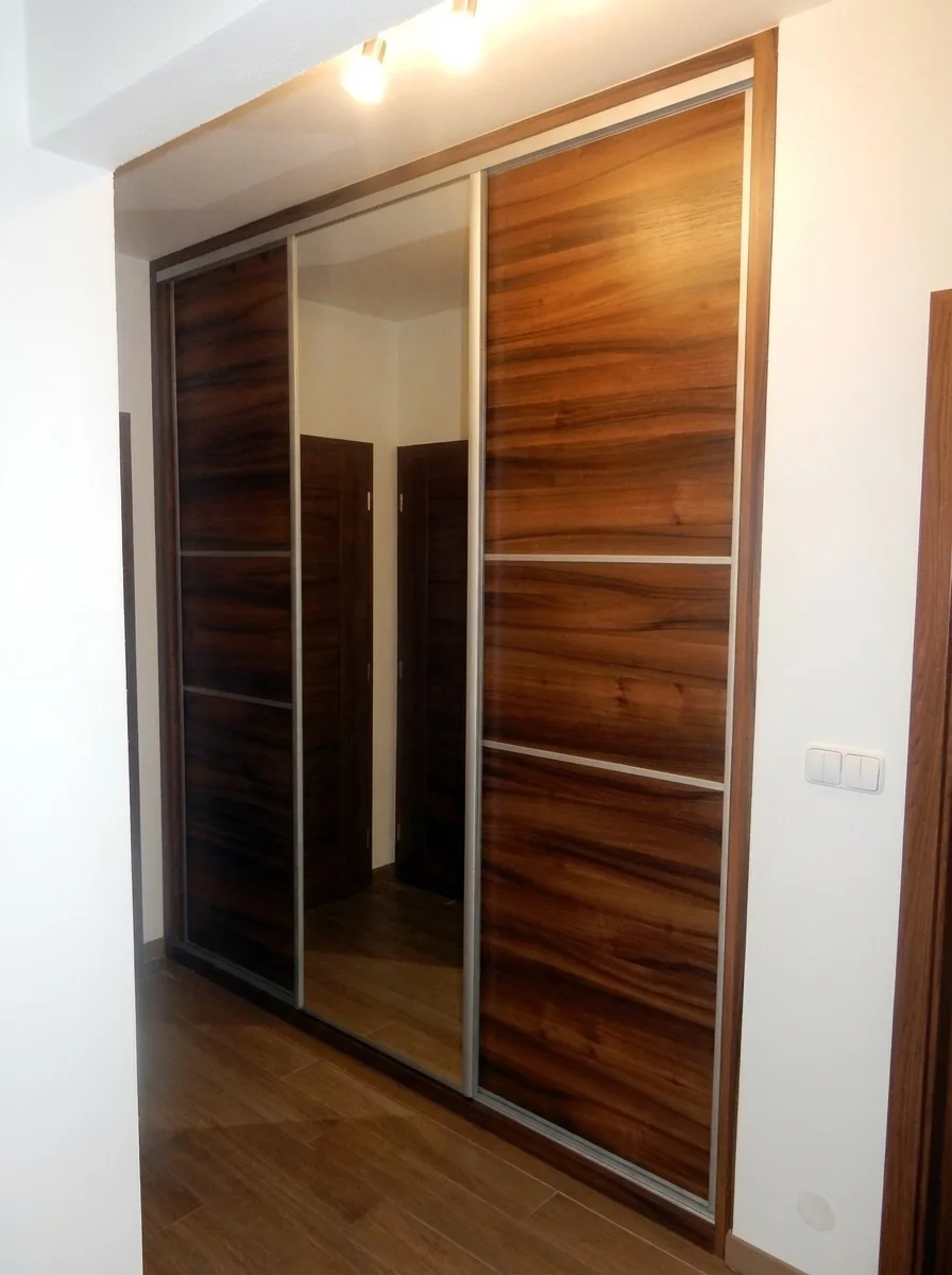 Vestavná skříň na míru – realizace 18 – Martin Kučera truhlář